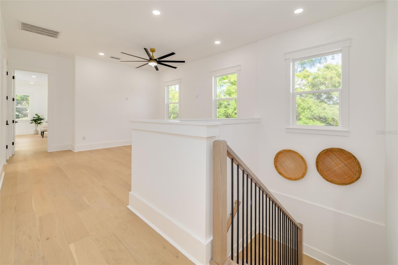 Image 18 of 41 For 467 34th Avenue N