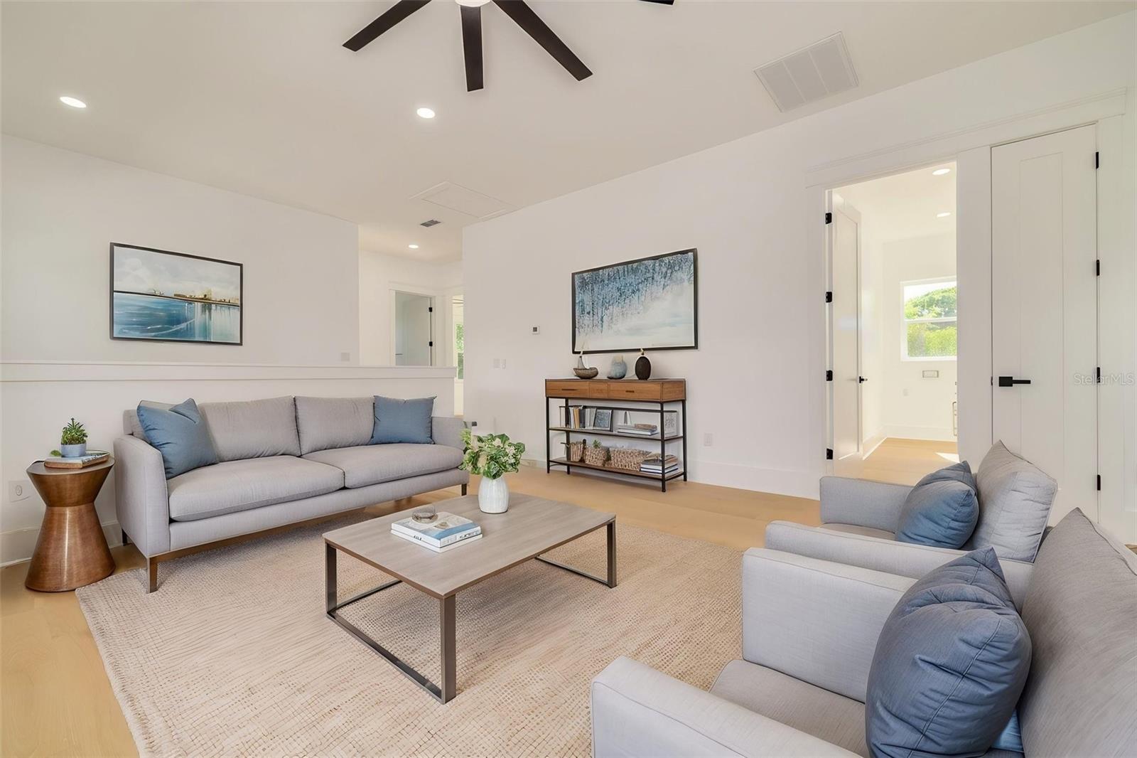 Image 20 of 41 For 467 34th Avenue N