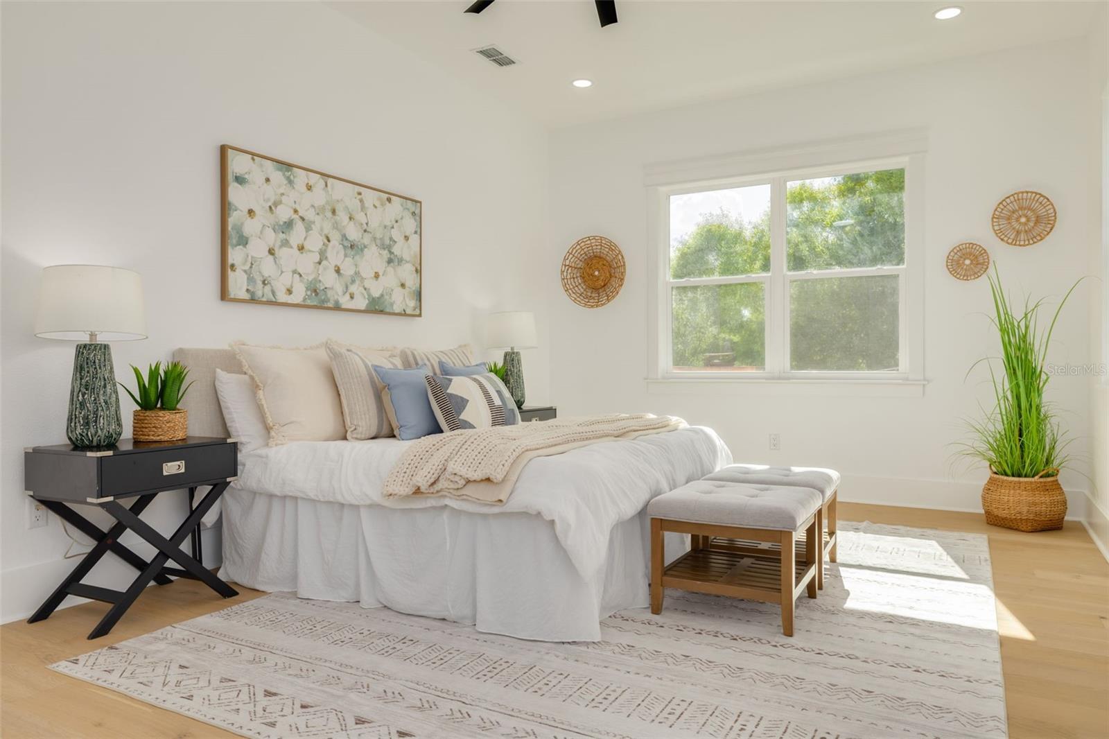 Image 22 of 41 For 467 34th Avenue N