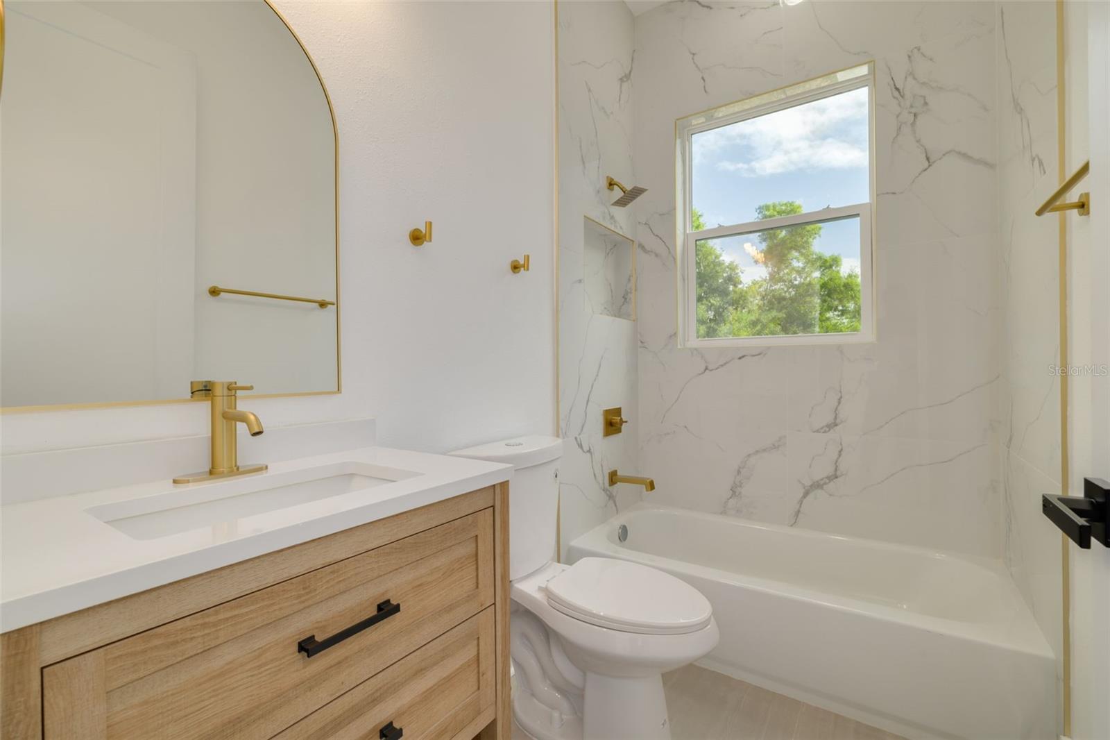 Image 32 of 41 For 467 34th Avenue N