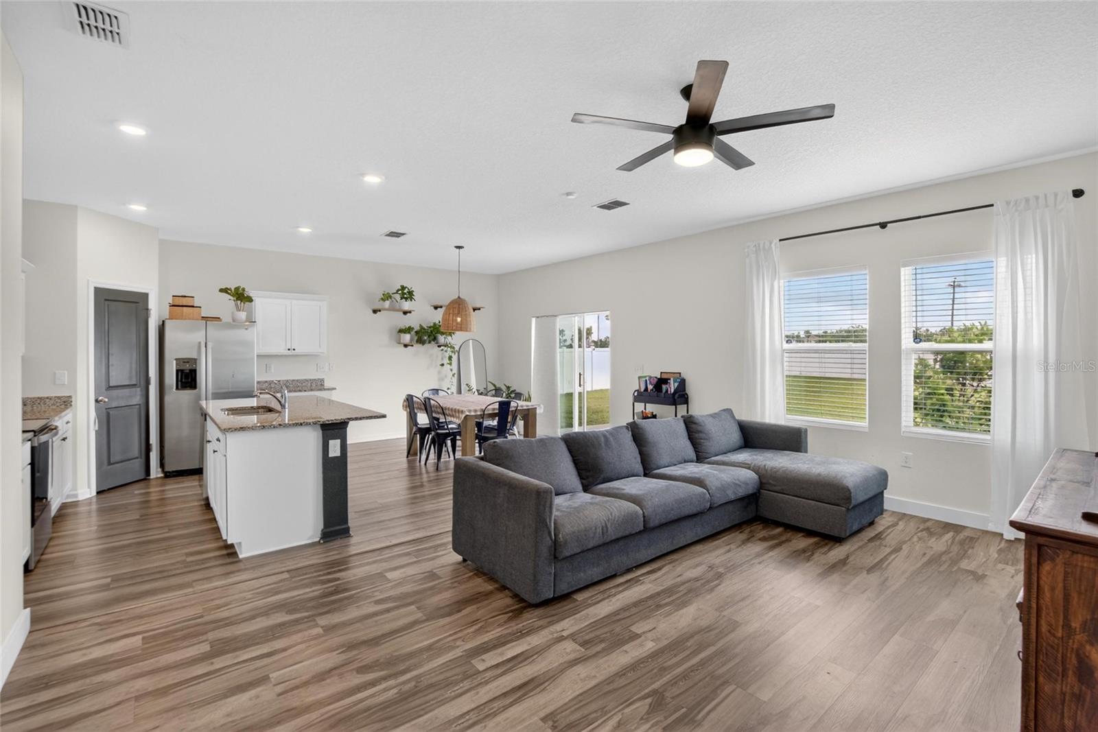 Image 10 of 35 For 1044 Kelly Fern Loop