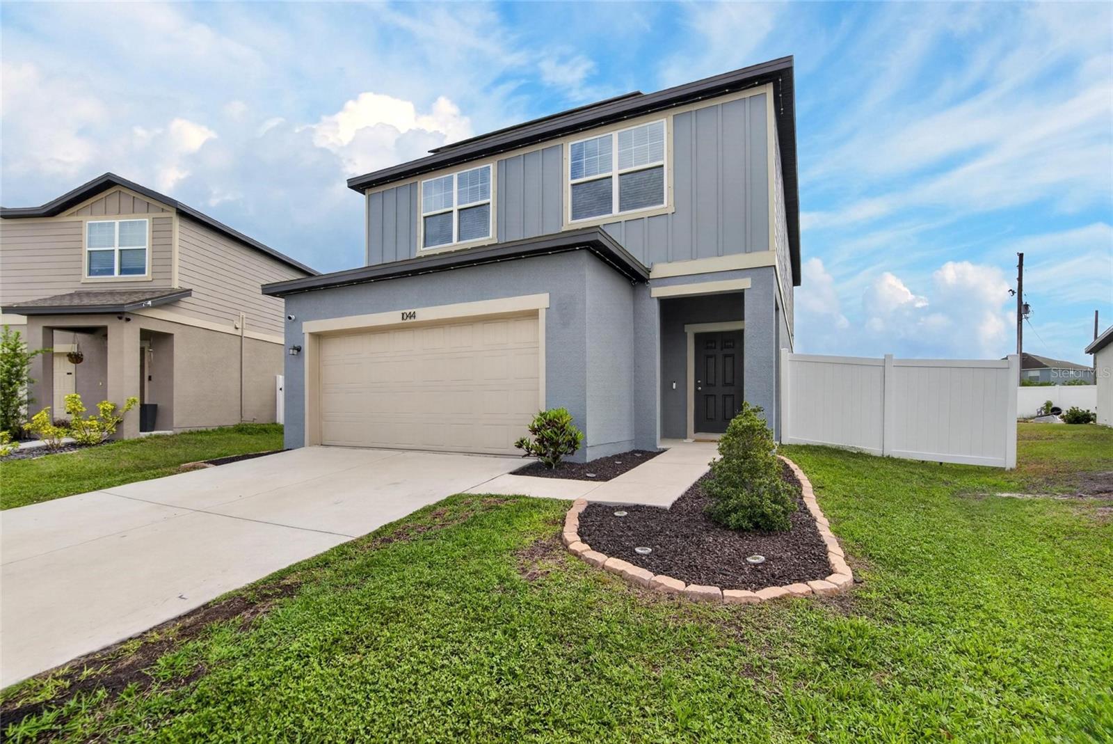 Image 2 of 35 For 1044 Kelly Fern Loop