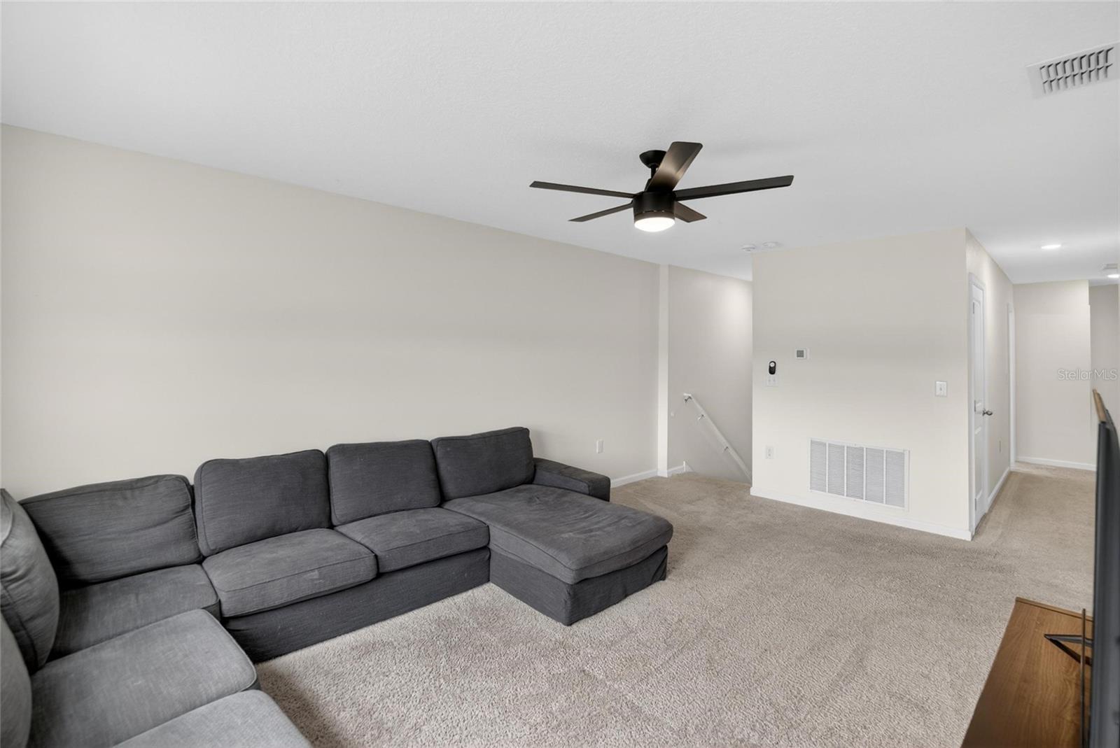 Image 21 of 35 For 1044 Kelly Fern Loop