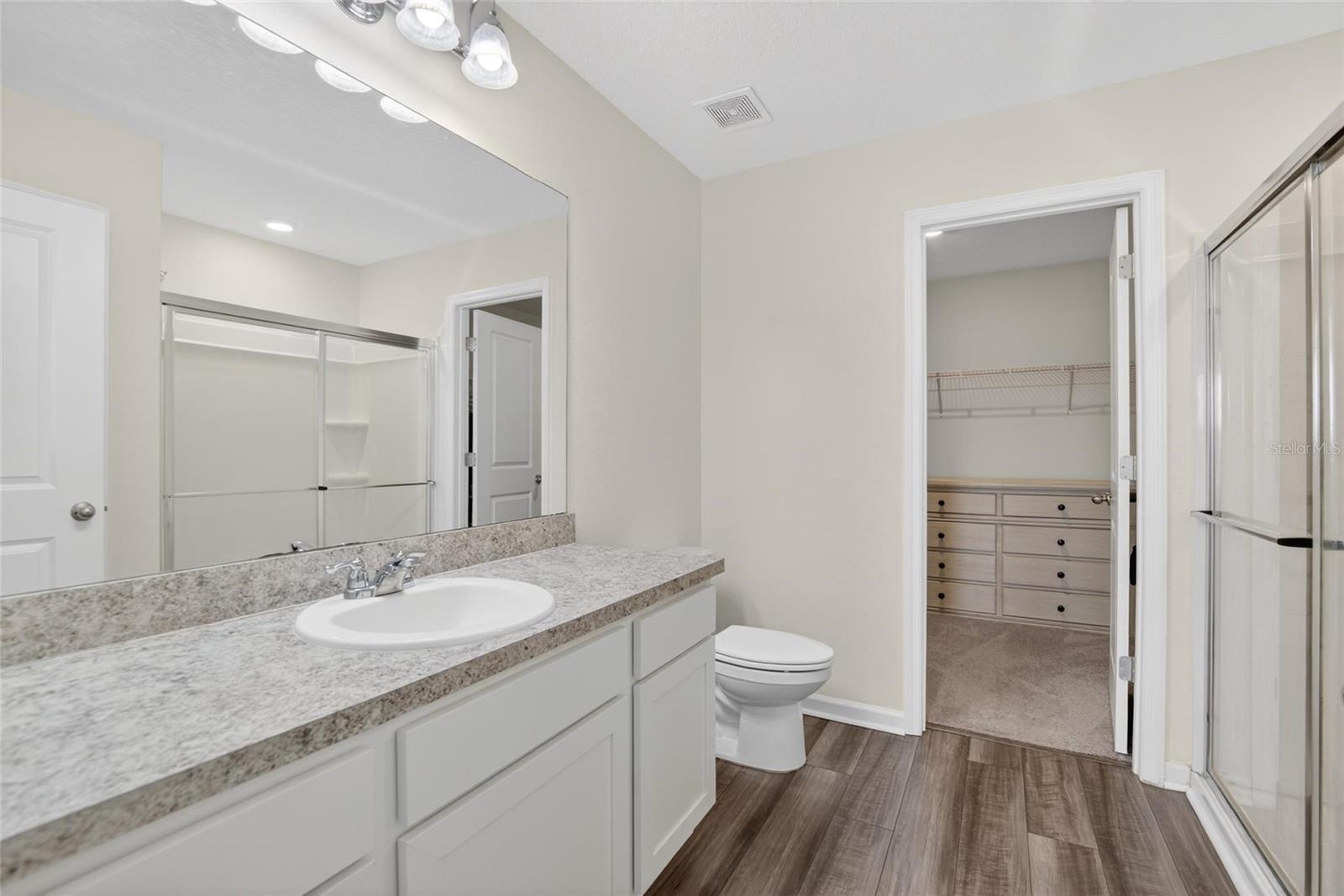 Image 25 of 35 For 1044 Kelly Fern Loop