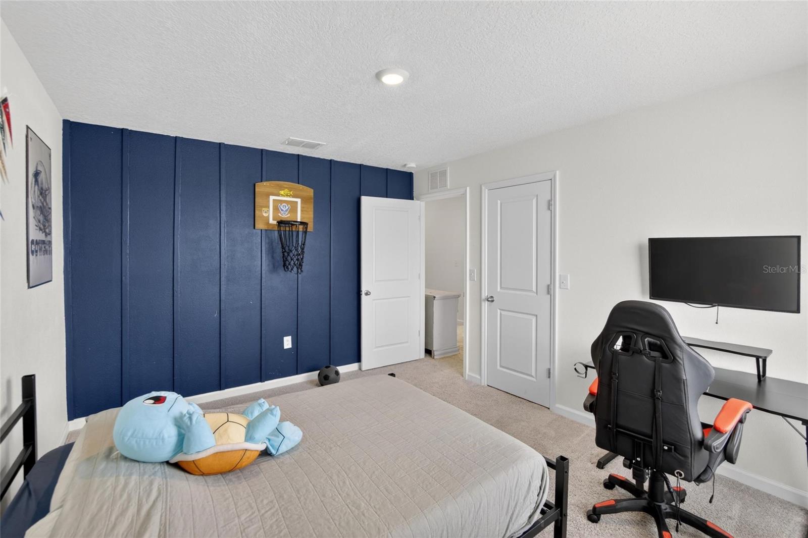 Image 27 of 35 For 1044 Kelly Fern Loop