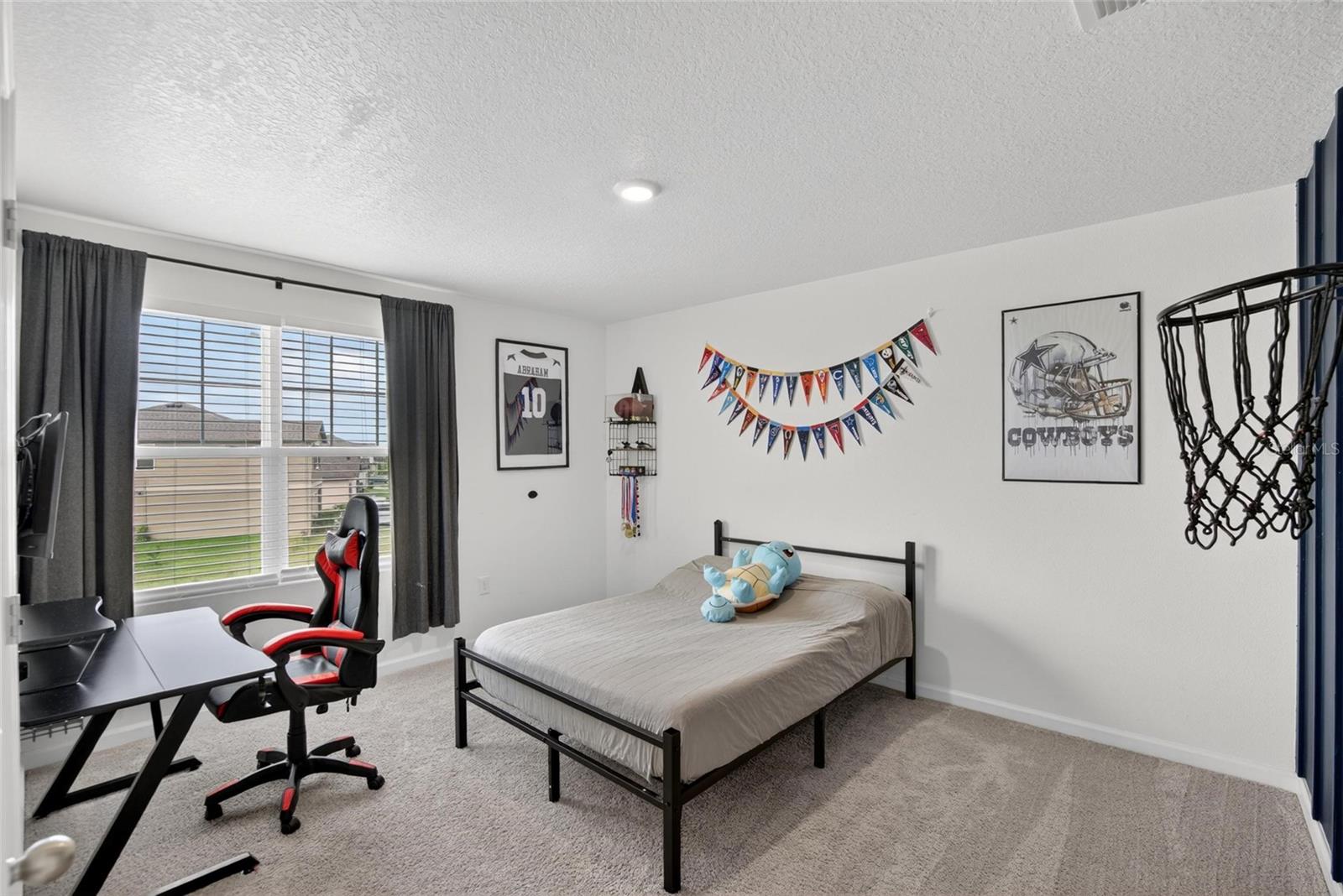 Image 29 of 35 For 1044 Kelly Fern Loop