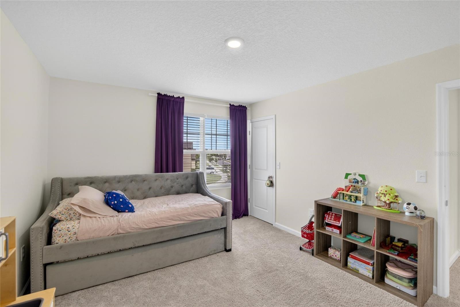 Image 30 of 35 For 1044 Kelly Fern Loop