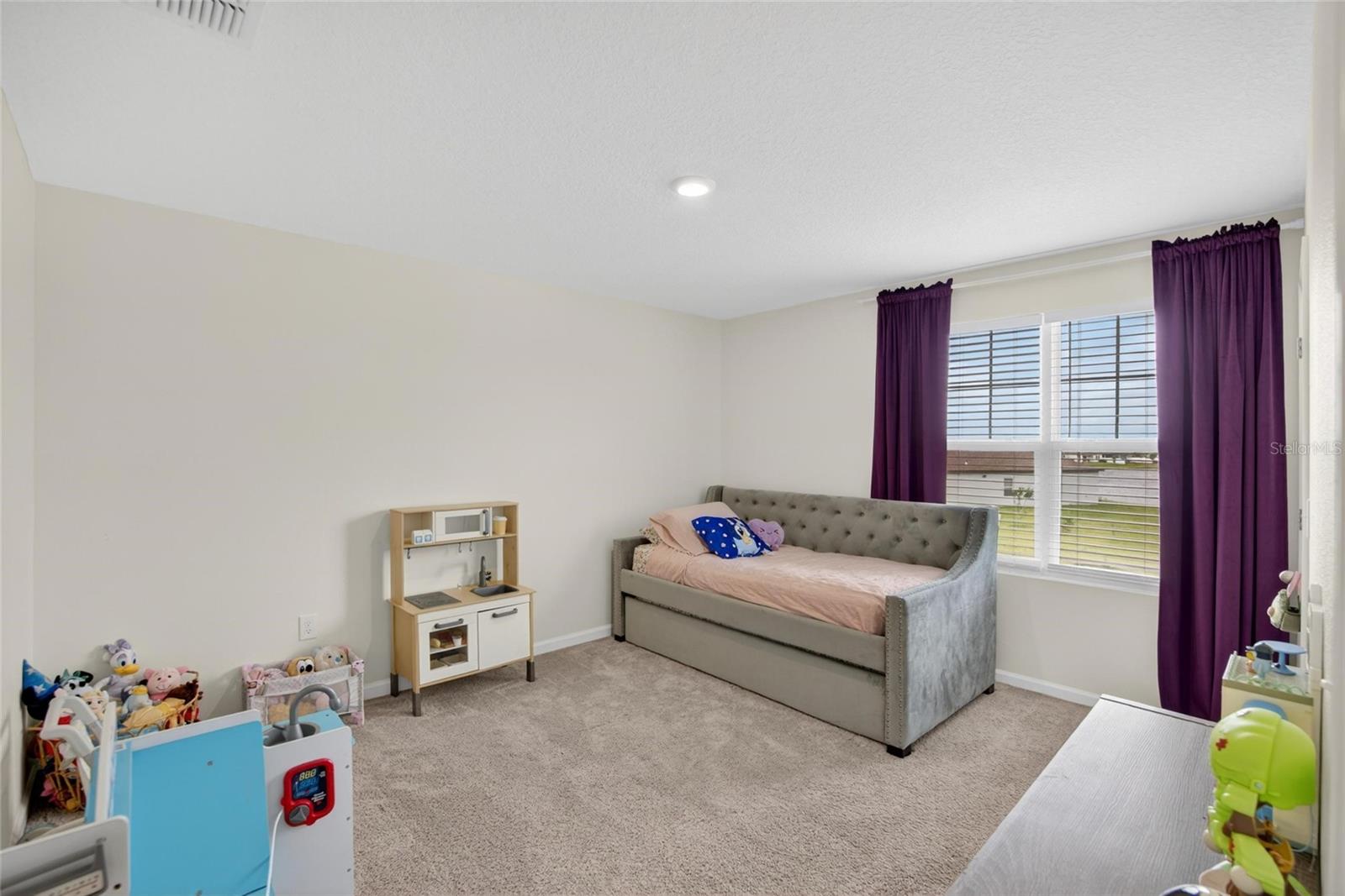 Image 31 of 35 For 1044 Kelly Fern Loop