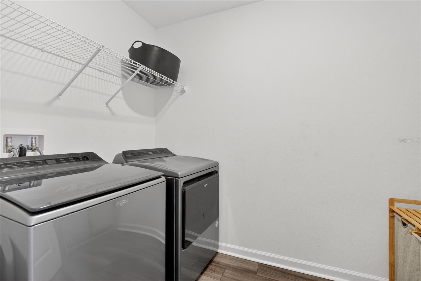 Image 32 of 35 For 1044 Kelly Fern Loop