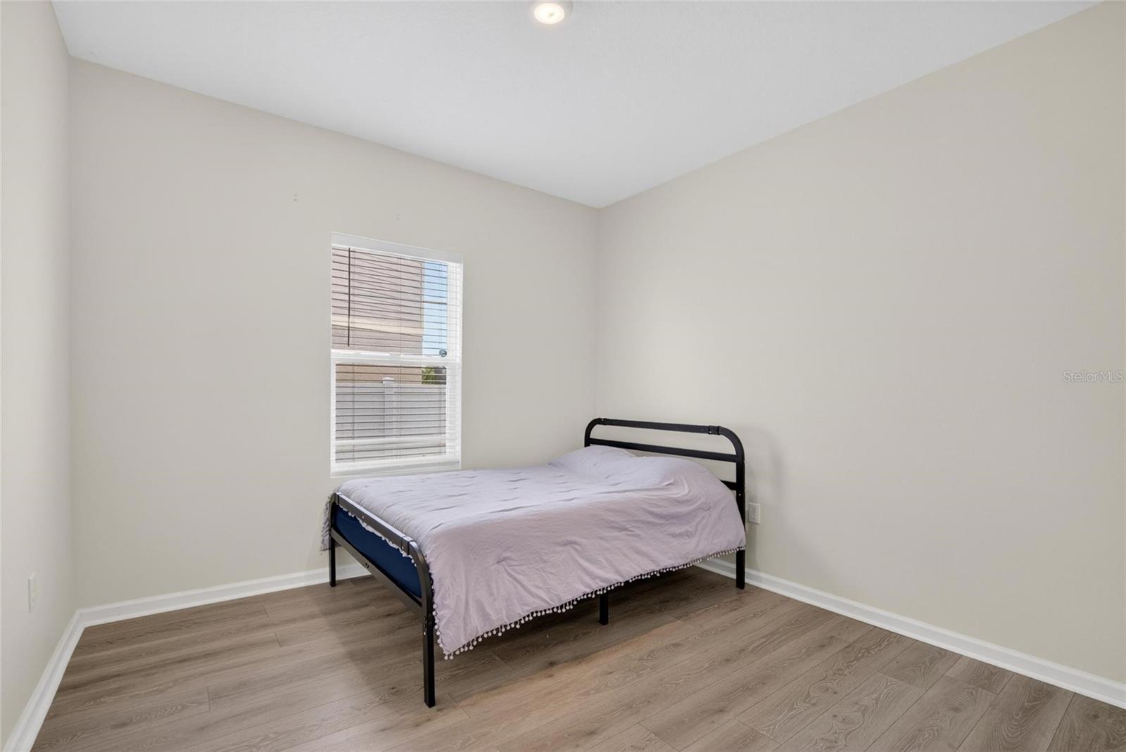 Image 7 of 35 For 1044 Kelly Fern Loop