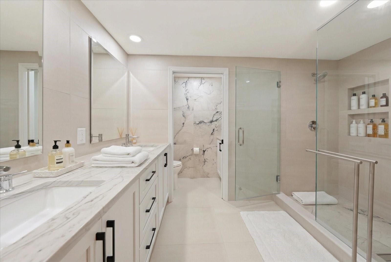 Listing photo id 20 for 1170 Gulf Blvd  1004