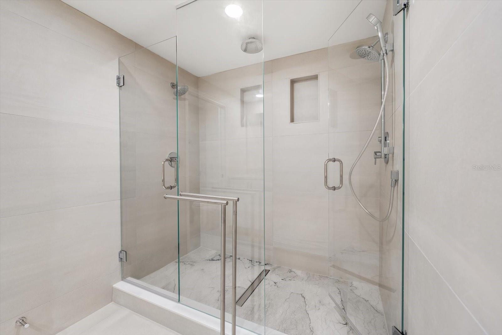 Listing photo id 23 for 1170 Gulf Blvd  1004