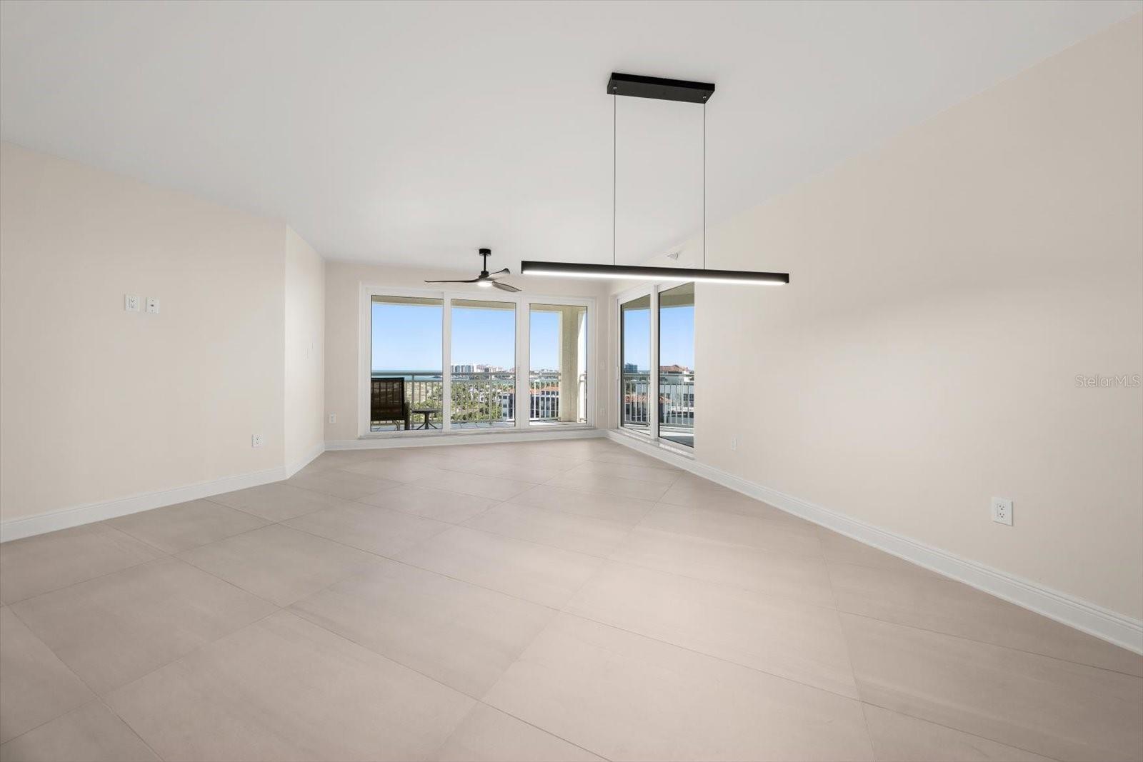 Listing photo id 28 for 1170 Gulf Blvd  1004