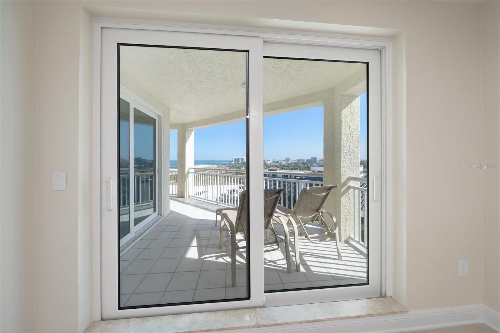 Listing photo id 32 for 1170 Gulf Blvd  1004