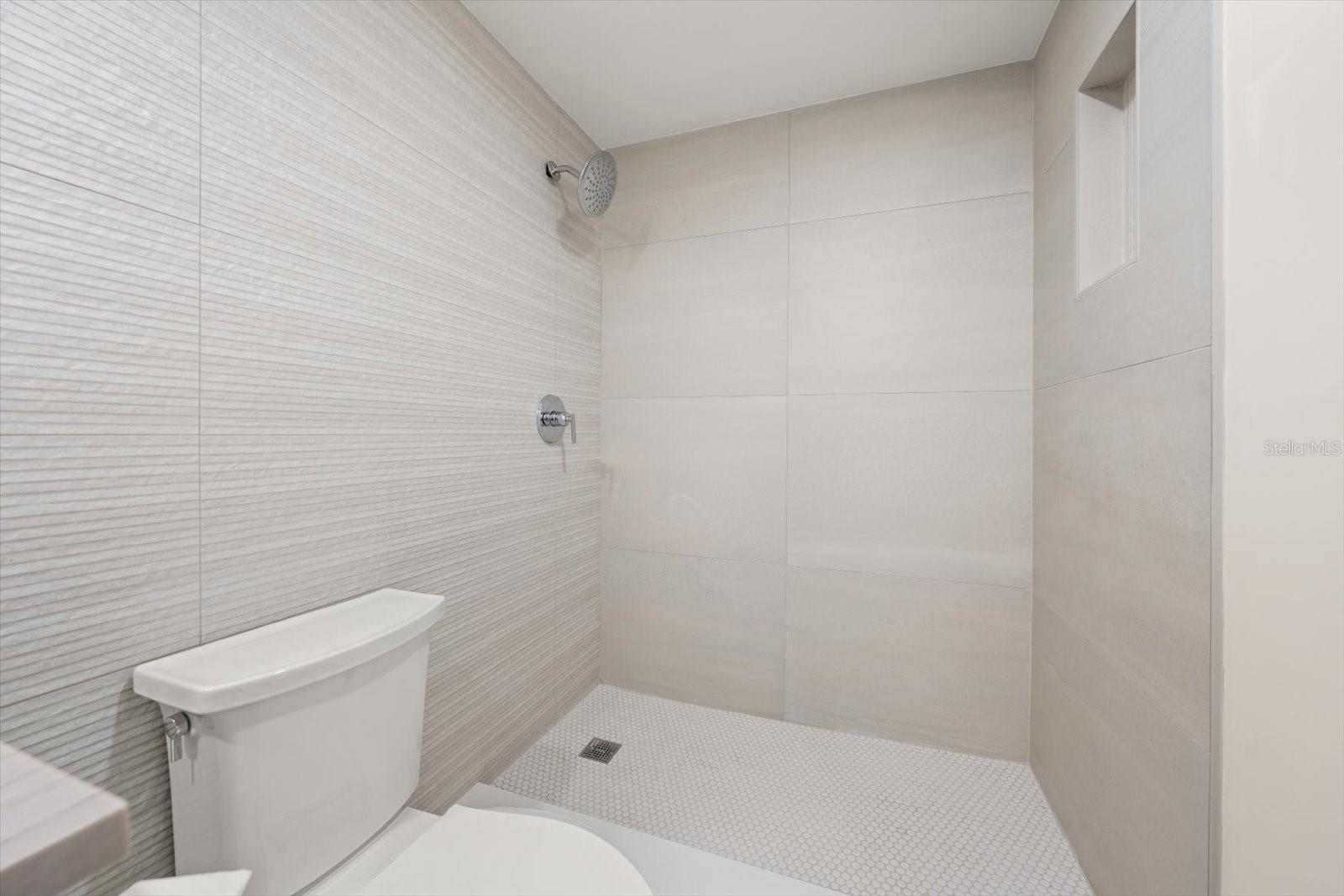 Listing photo id 34 for 1170 Gulf Blvd  1004