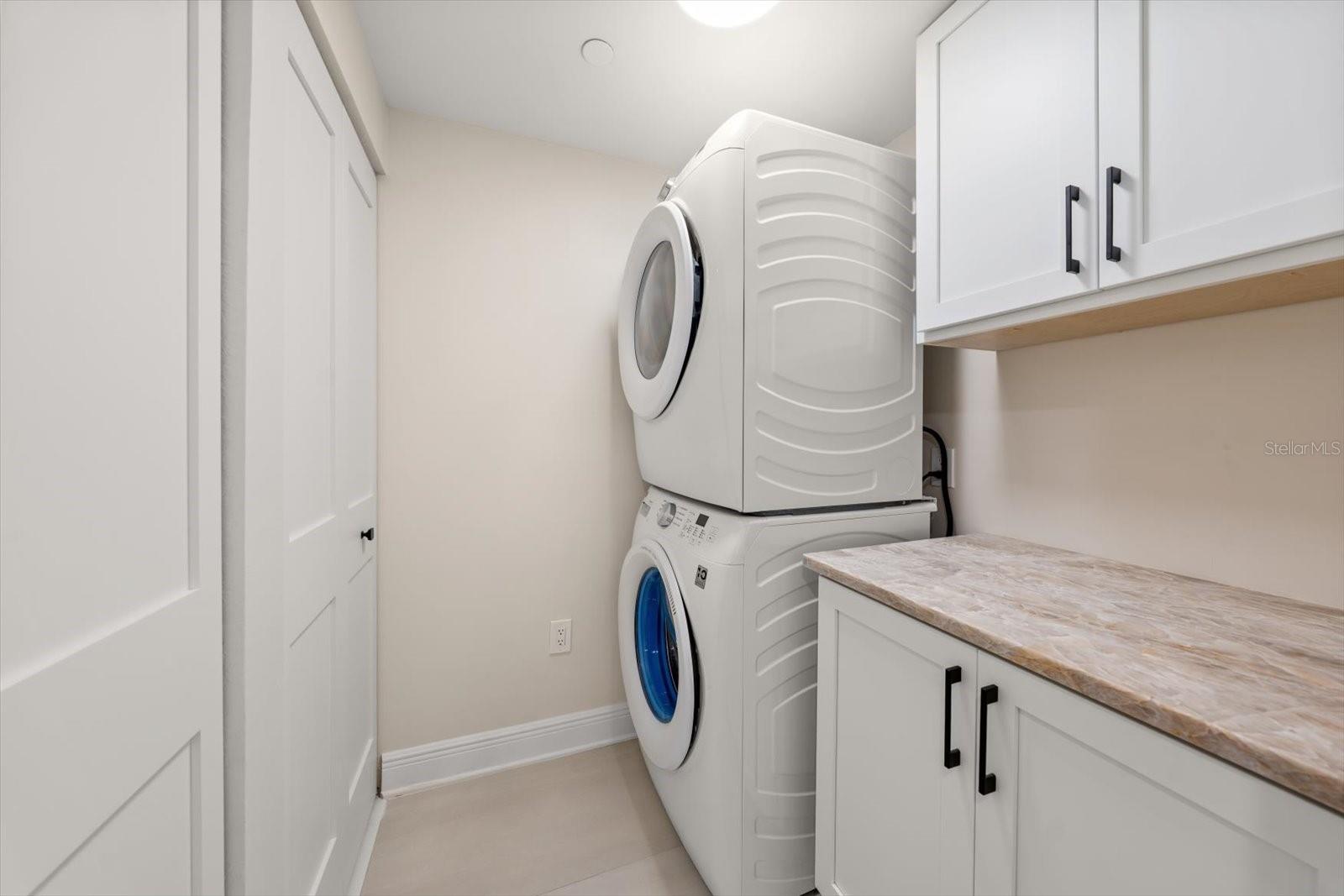 Listing photo id 35 for 1170 Gulf Blvd  1004