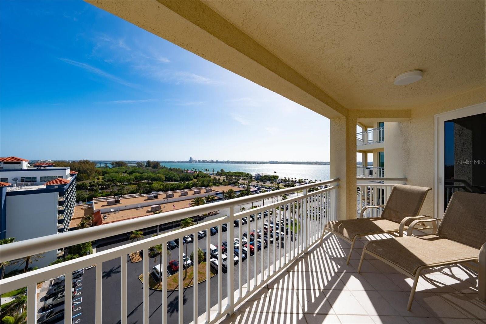 Listing photo id 41 for 1170 Gulf Blvd  1004