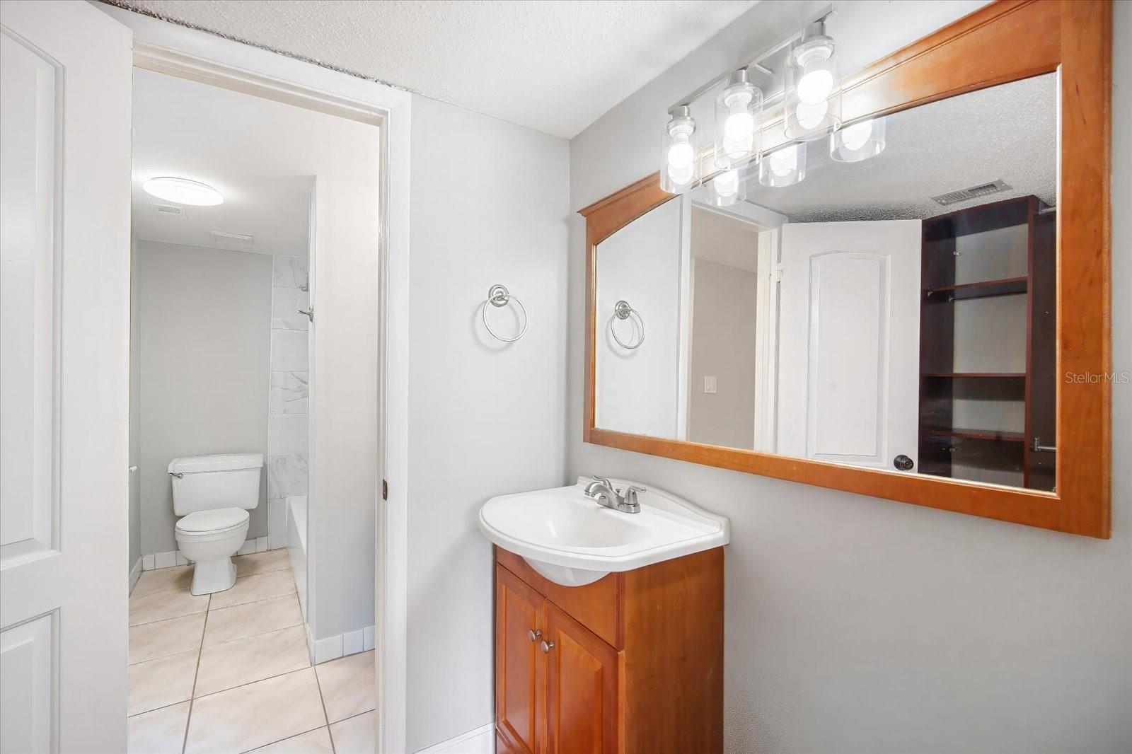 Image 19 of 34 For 811 Russell Lane 309