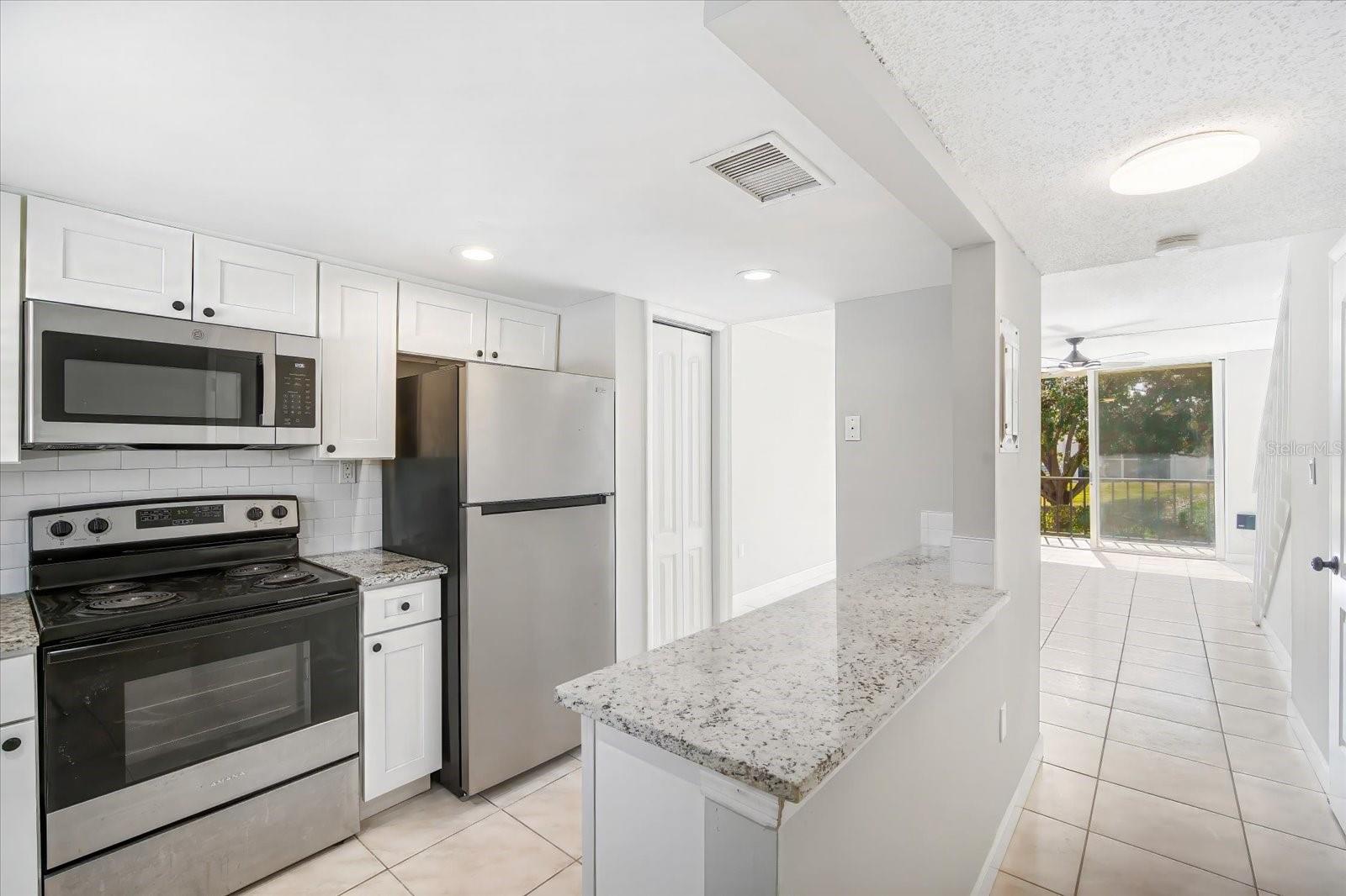 Image 6 of 34 For 811 Russell Lane 309