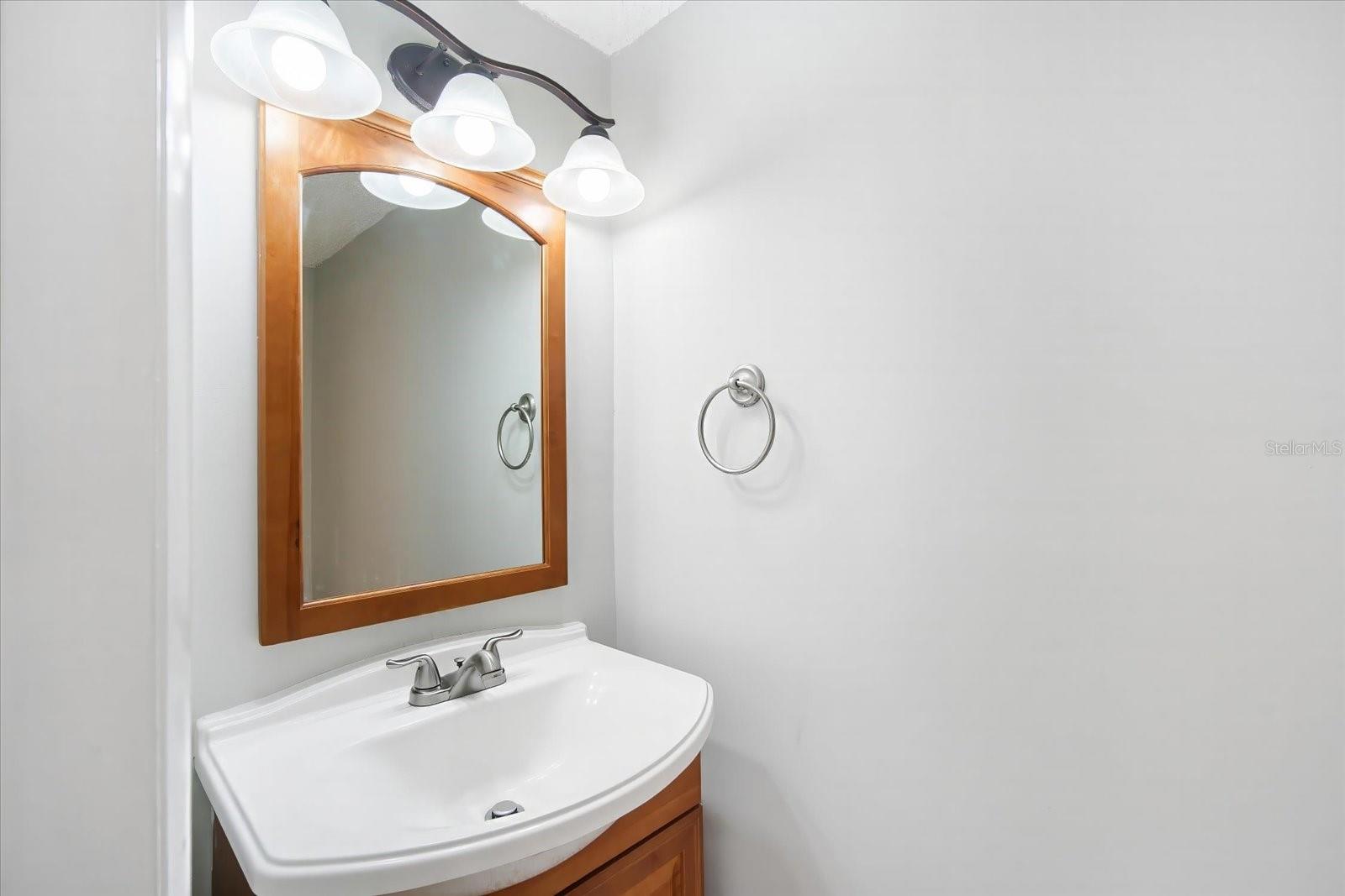 Image 8 of 34 For 811 Russell Lane 309