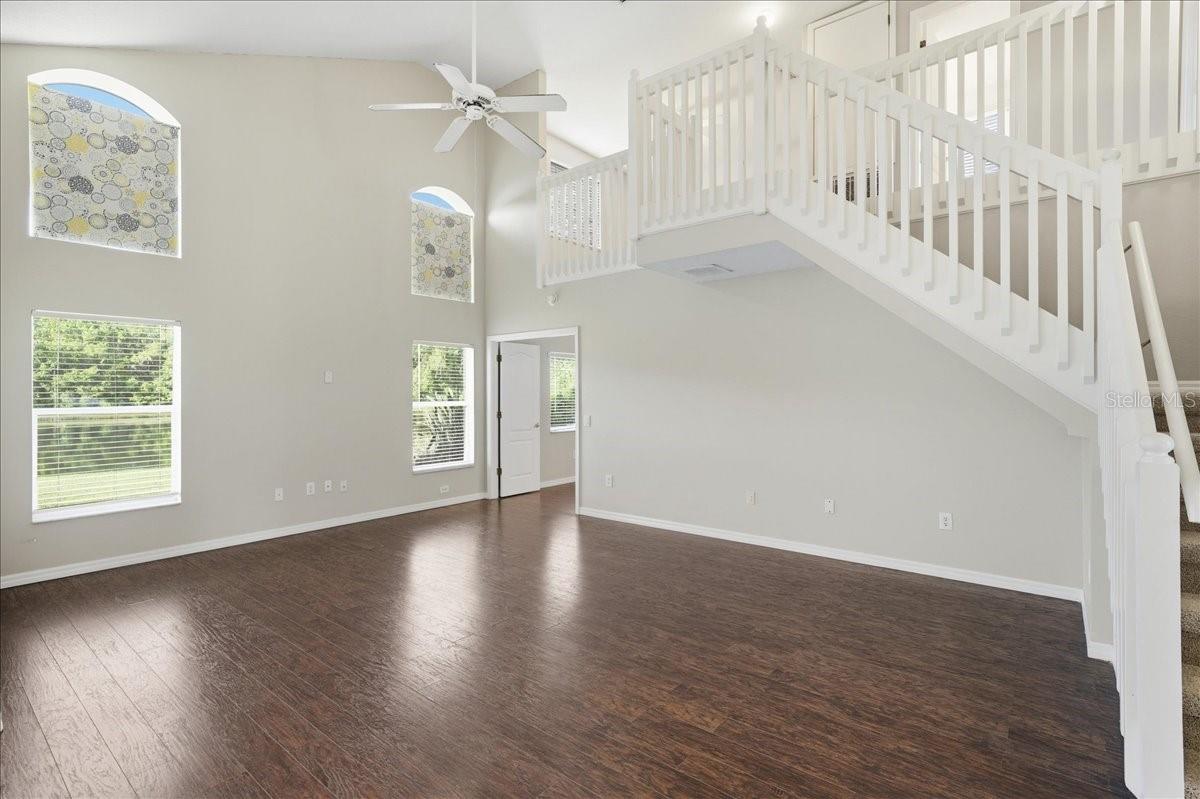 Image 10 of 52 For 25522 Bruford Boulevard