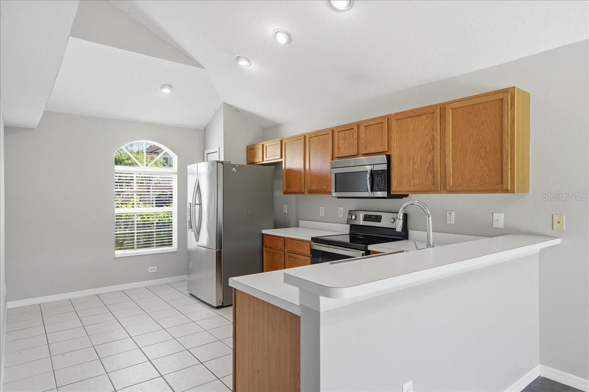 Image 11 of 52 For 25522 Bruford Boulevard