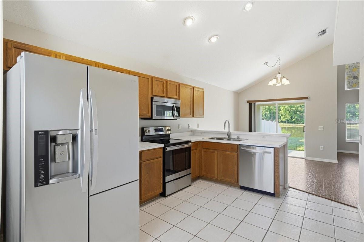 Image 12 of 52 For 25522 Bruford Boulevard