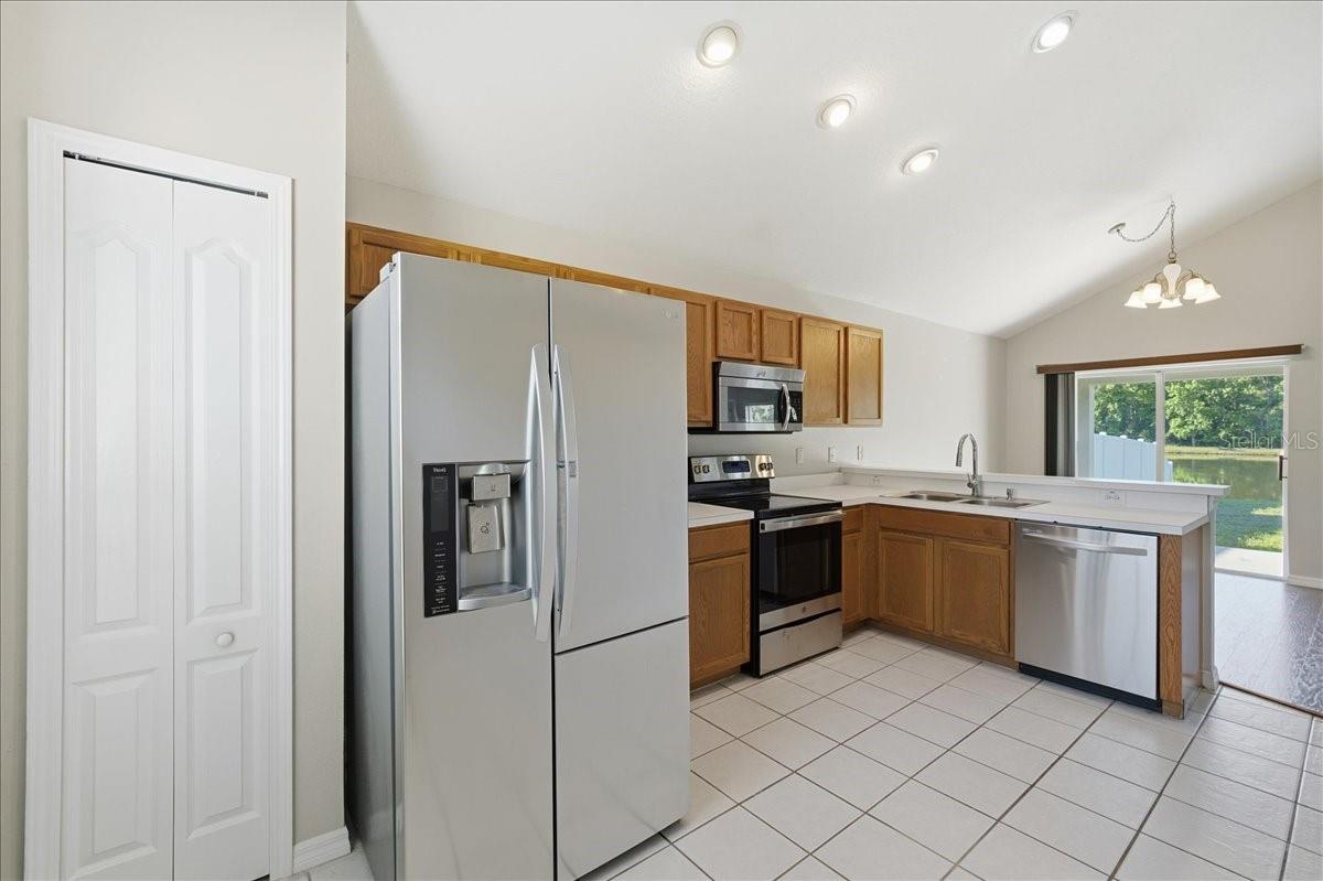 Image 13 of 52 For 25522 Bruford Boulevard