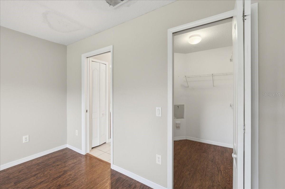 Image 16 of 52 For 25522 Bruford Boulevard