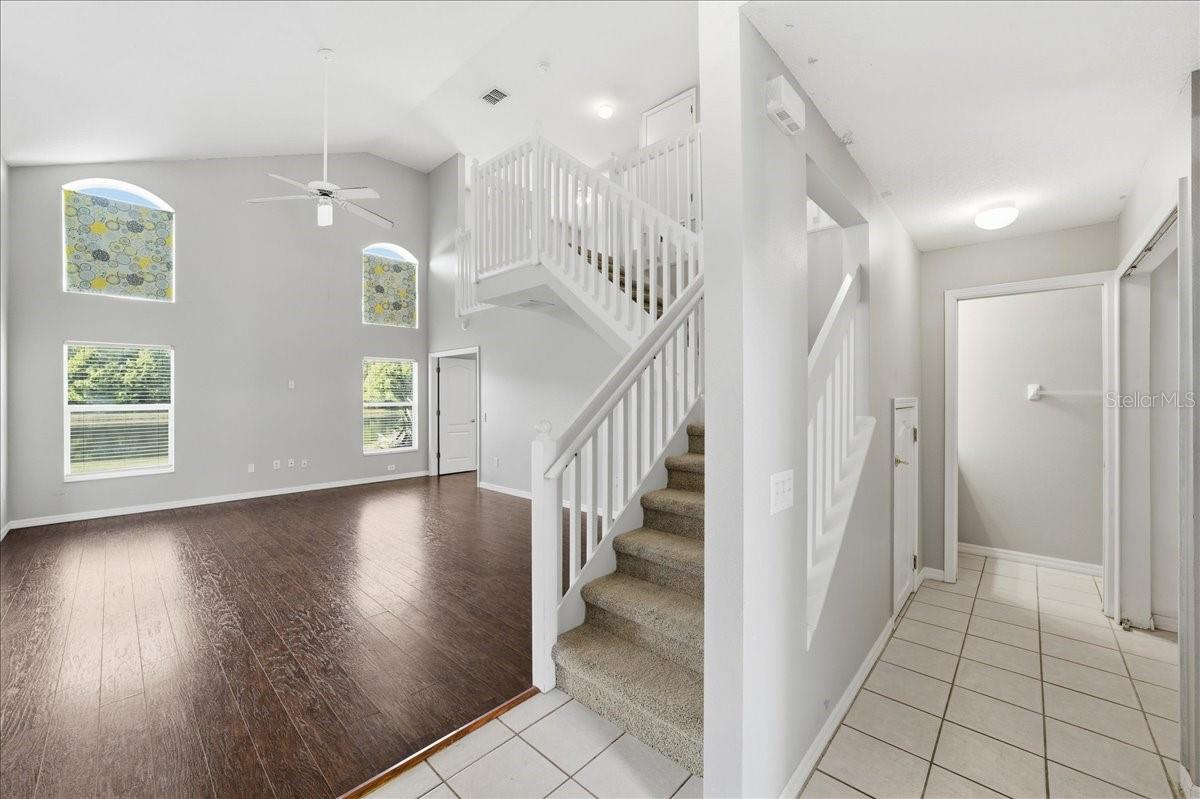 Image 5 of 52 For 25522 Bruford Boulevard