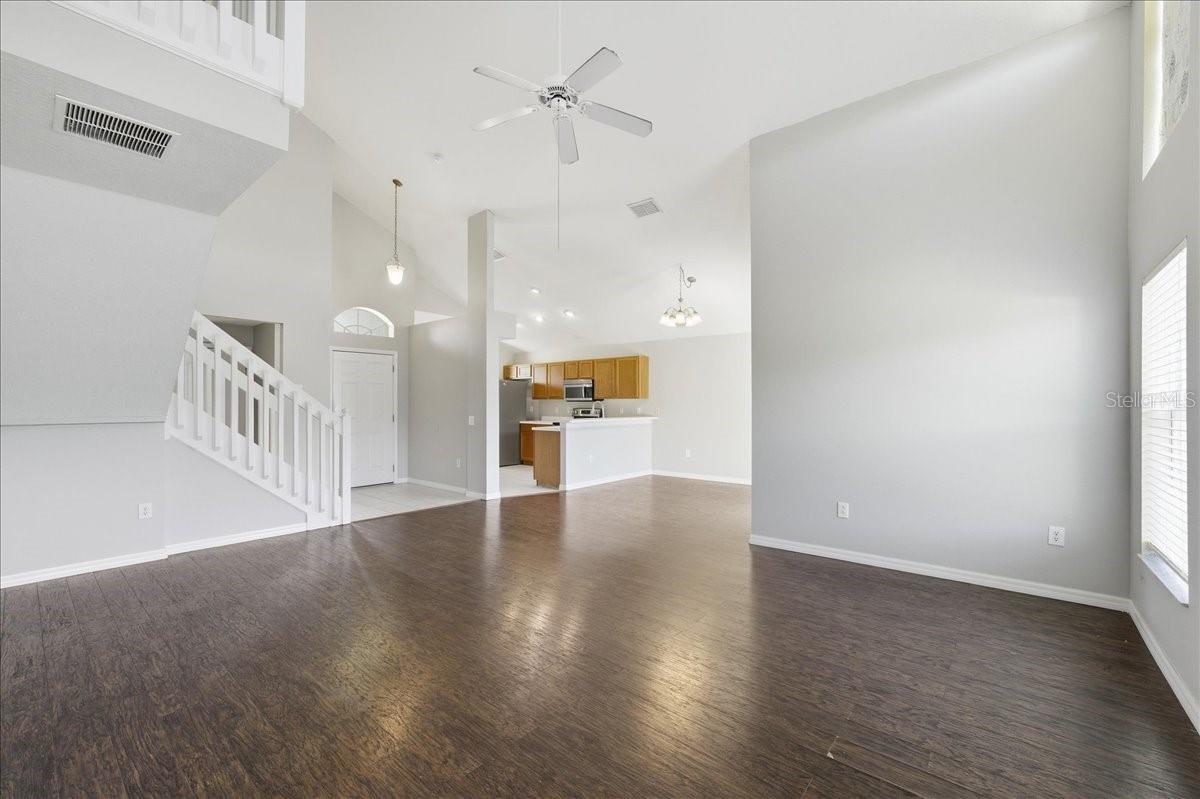 Image 8 of 52 For 25522 Bruford Boulevard