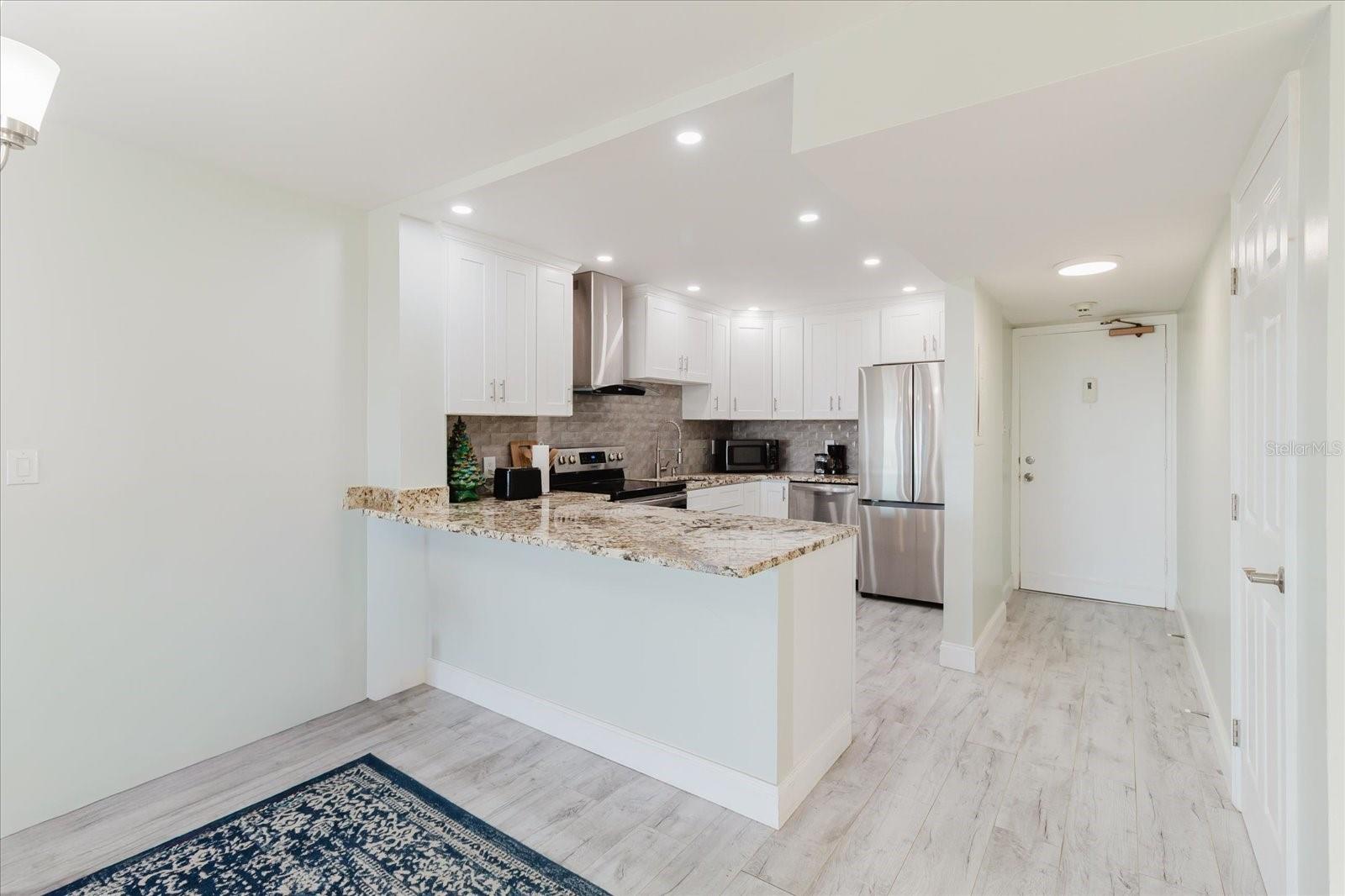 Image 10 of 77 For 51 Island Way 801