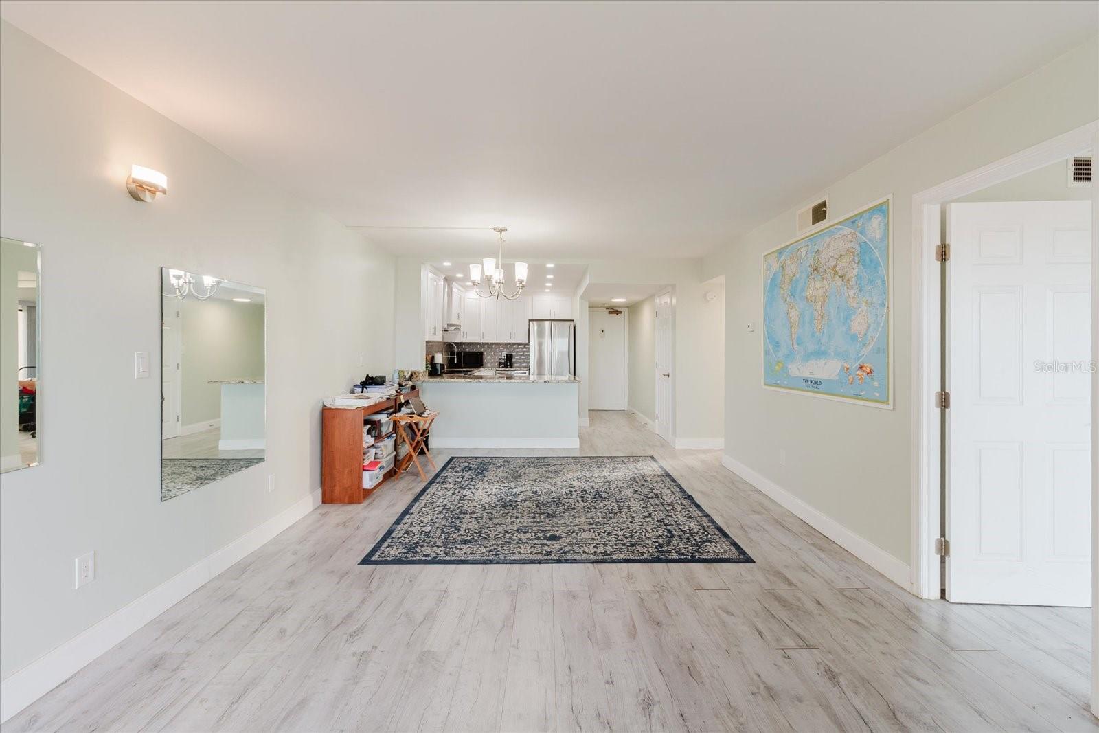 Image 25 of 77 For 51 Island Way 801