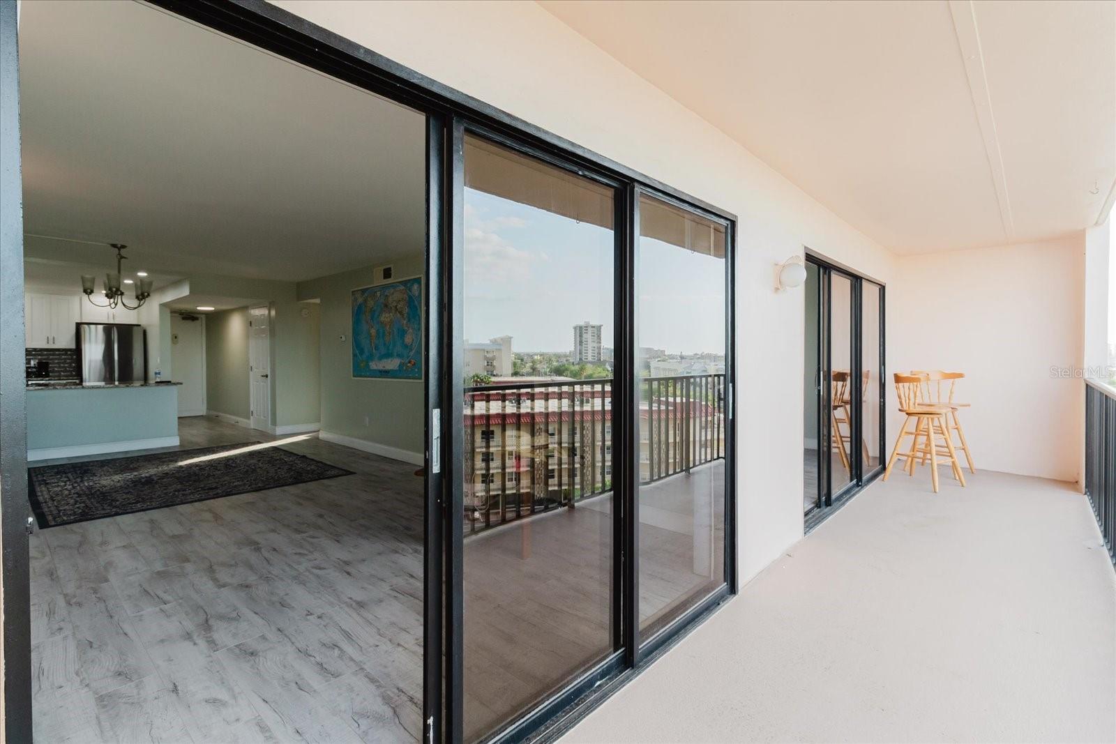 Image 28 of 77 For 51 Island Way 801