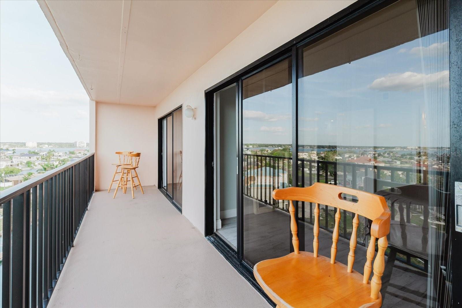 Image 37 of 77 For 51 Island Way 801