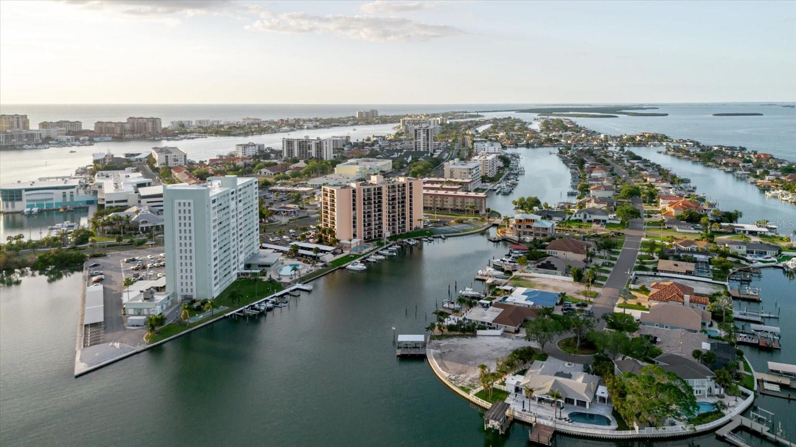 Image 55 of 77 For 51 Island Way 801