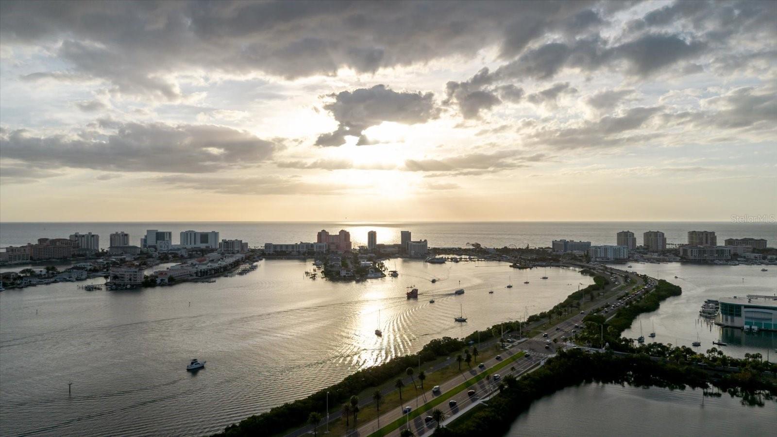 Image 57 of 77 For 51 Island Way 801