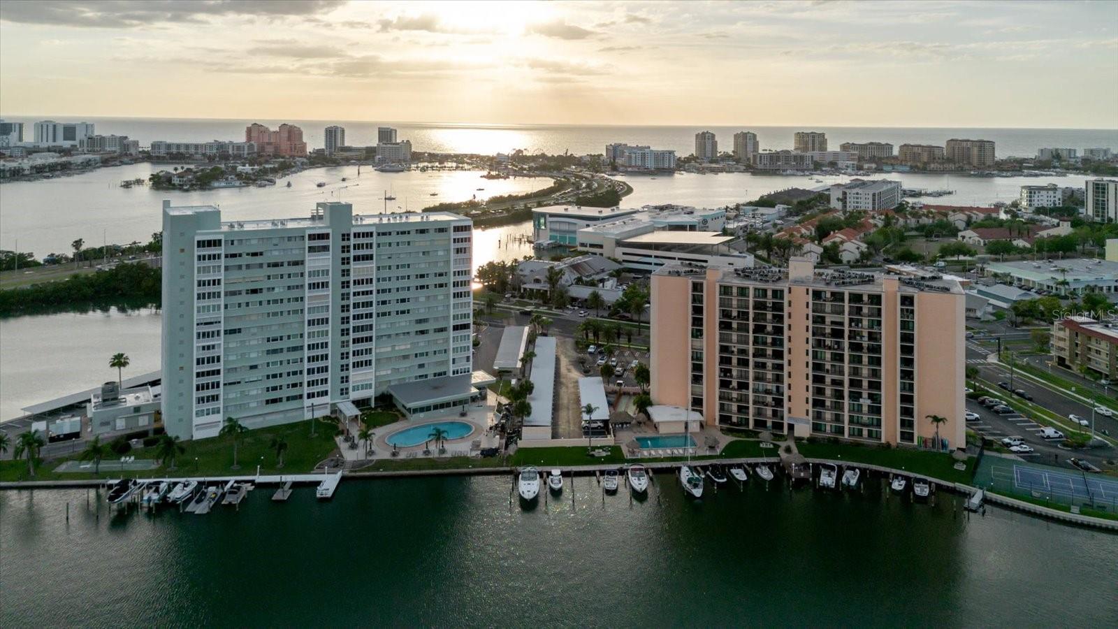 Image 66 of 77 For 51 Island Way 801