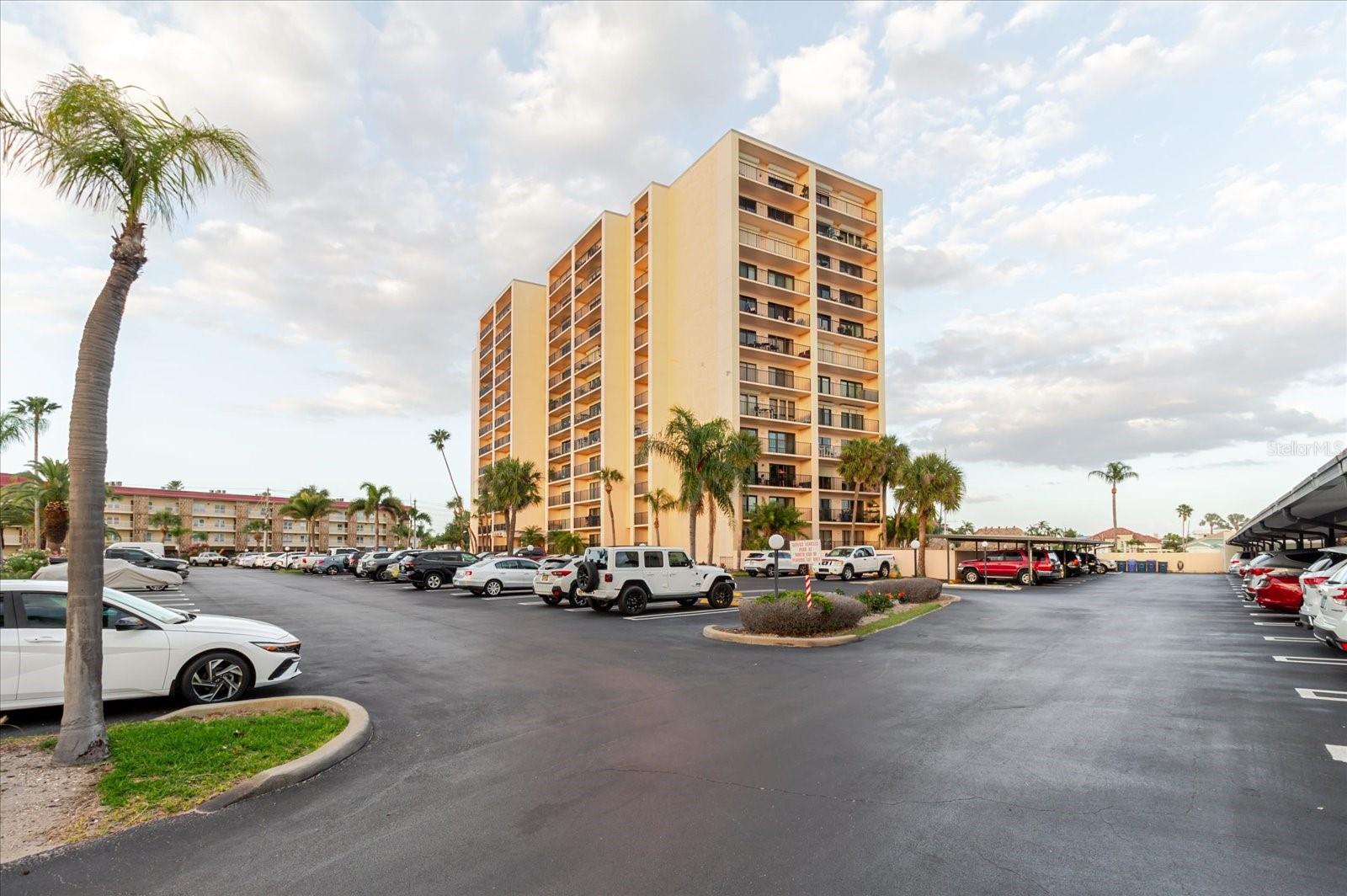 Image 7 of 77 For 51 Island Way 801