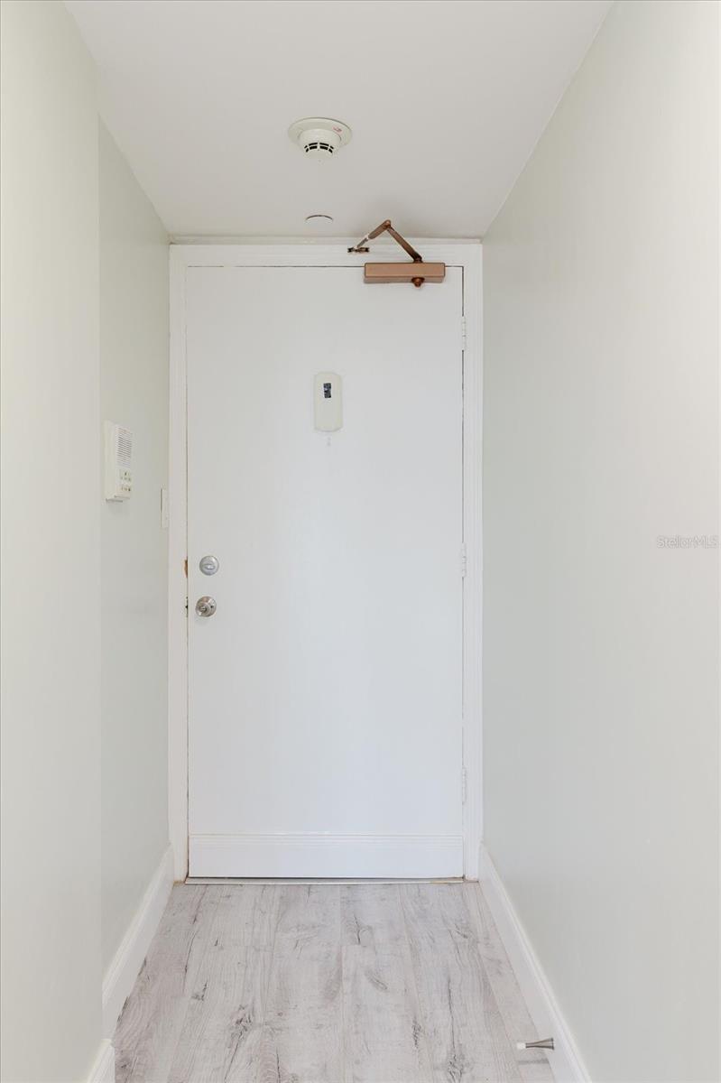 Image 9 of 77 For 51 Island Way 801