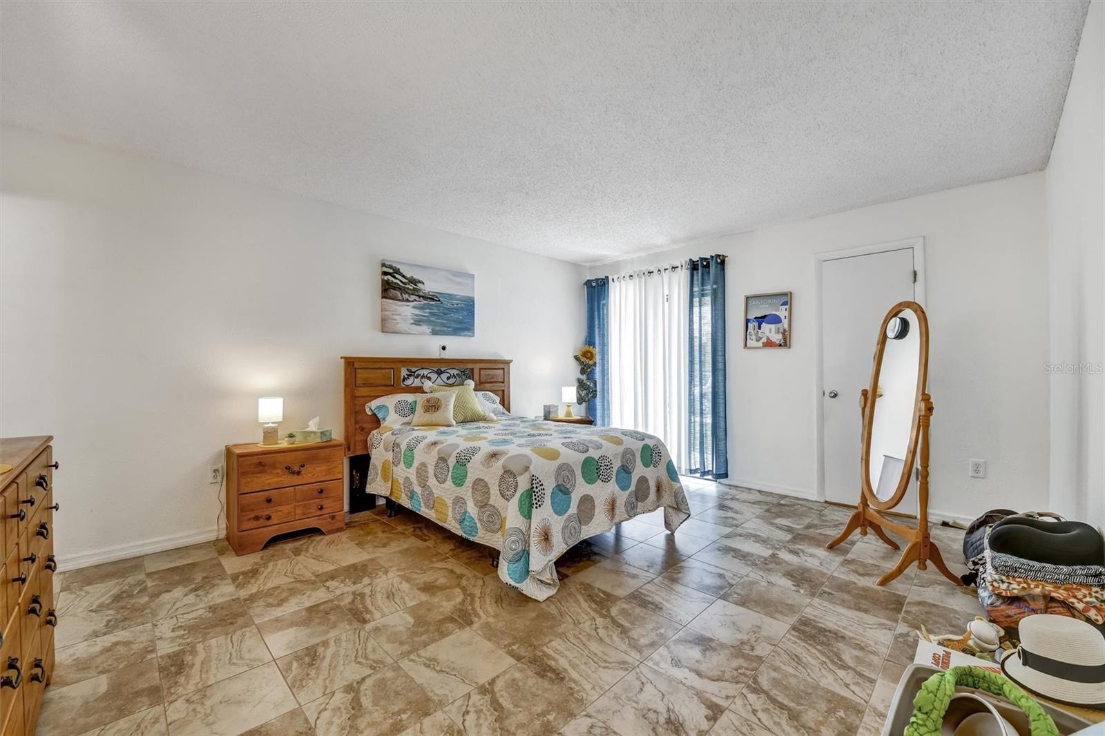 Image 25 of 43 For 704 Haven Place 704