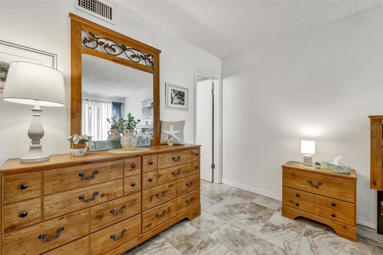 Image 27 of 43 For 704 Haven Place 704