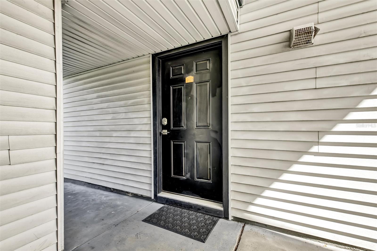 Image 5 of 43 For 704 Haven Place 704