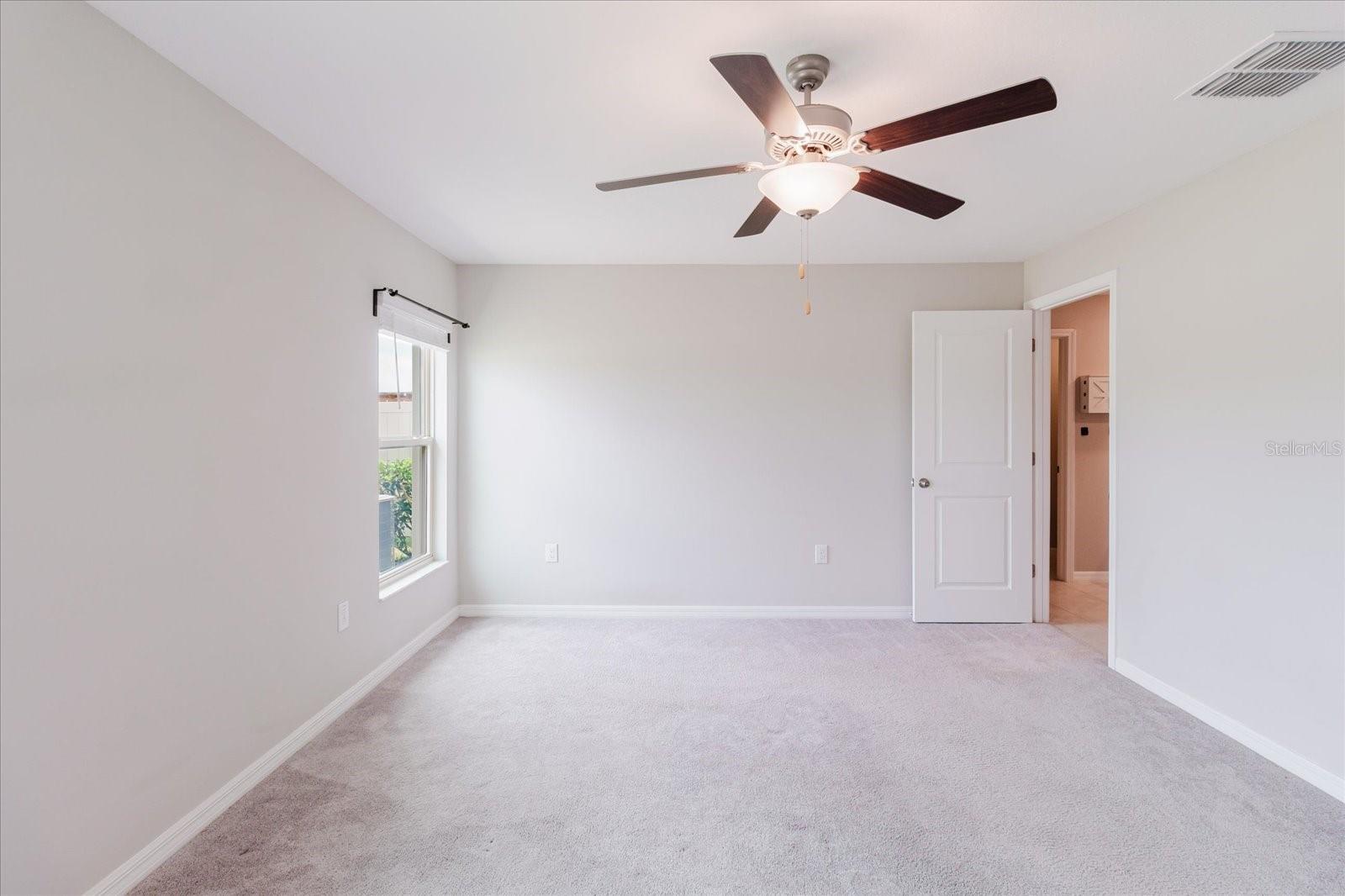 Image 11 of 49 For 7025 King Creek Drive