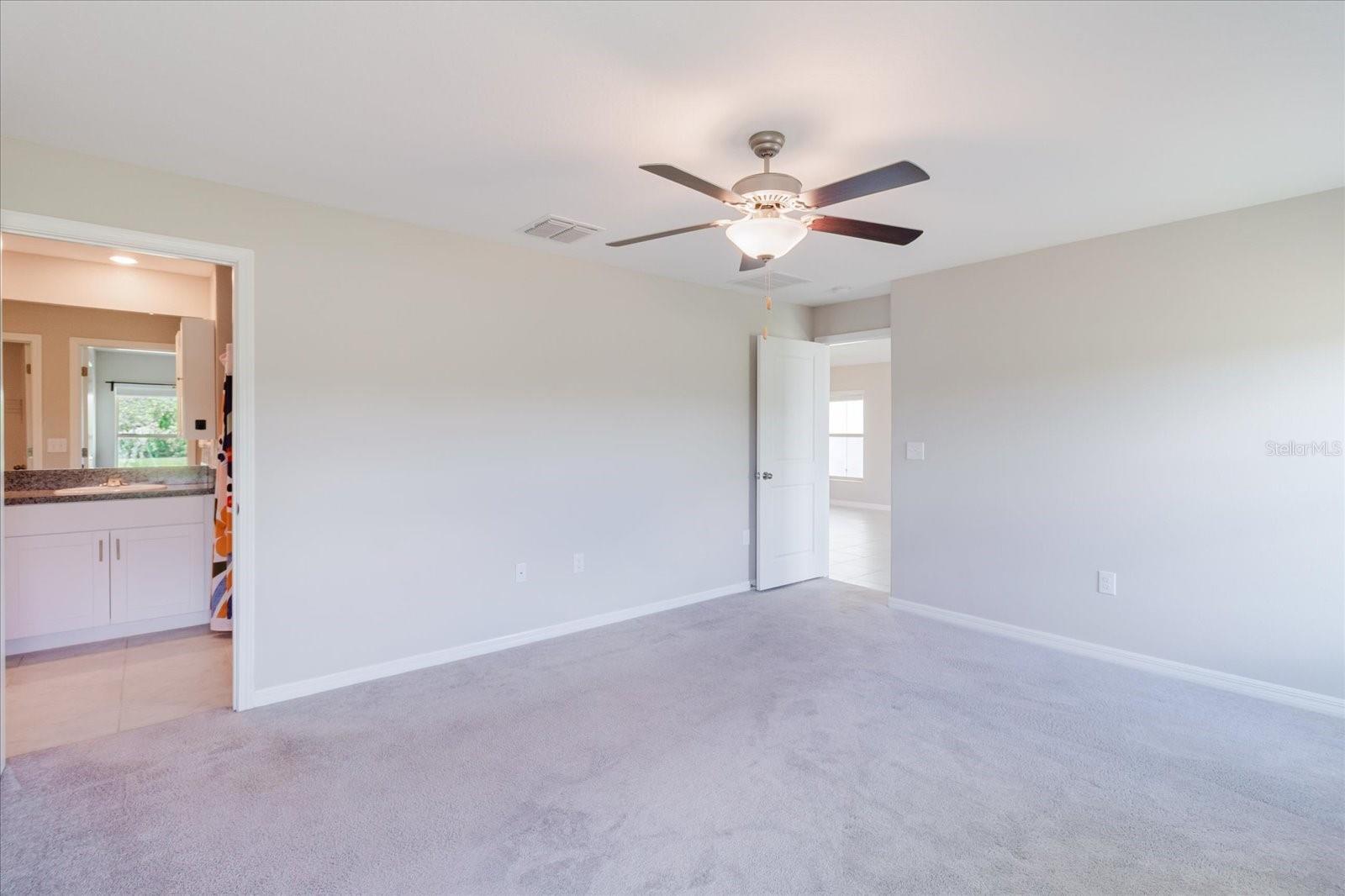 Image 12 of 49 For 7025 King Creek Drive