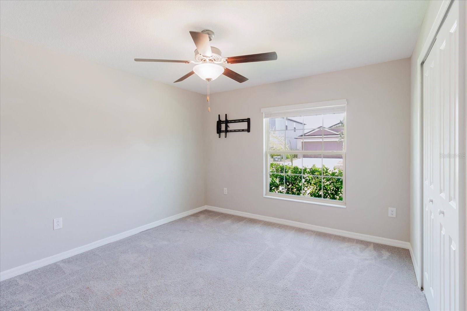 Image 16 of 49 For 7025 King Creek Drive