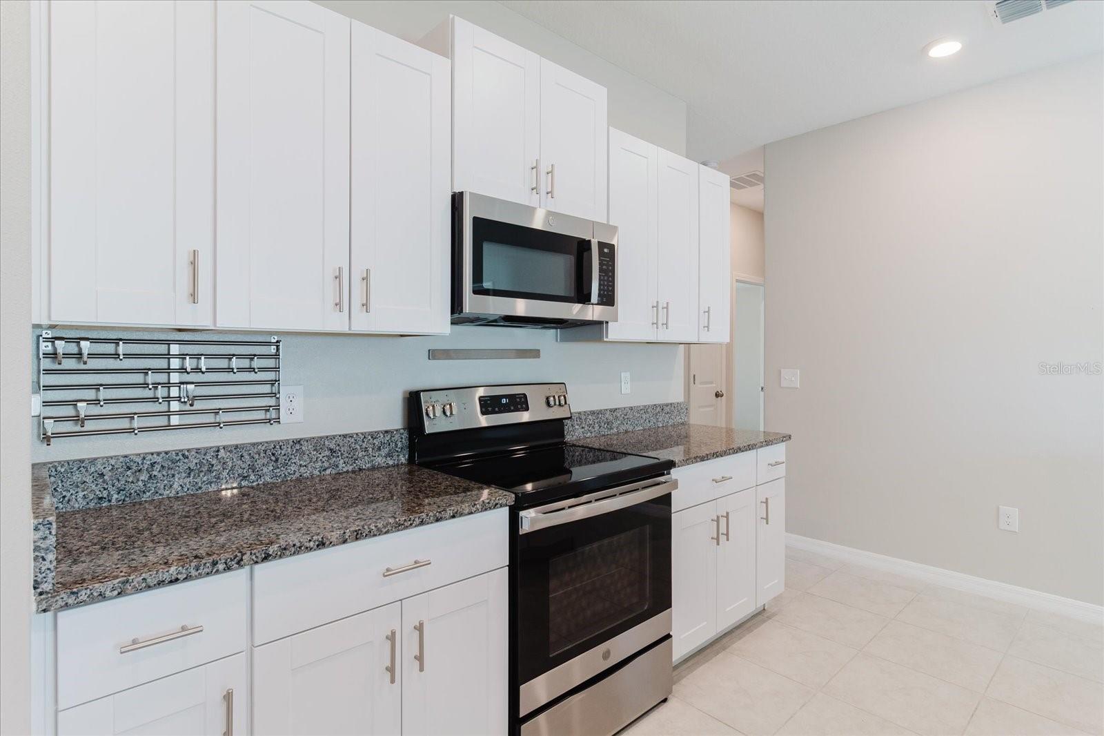 Image 22 of 49 For 7025 King Creek Drive