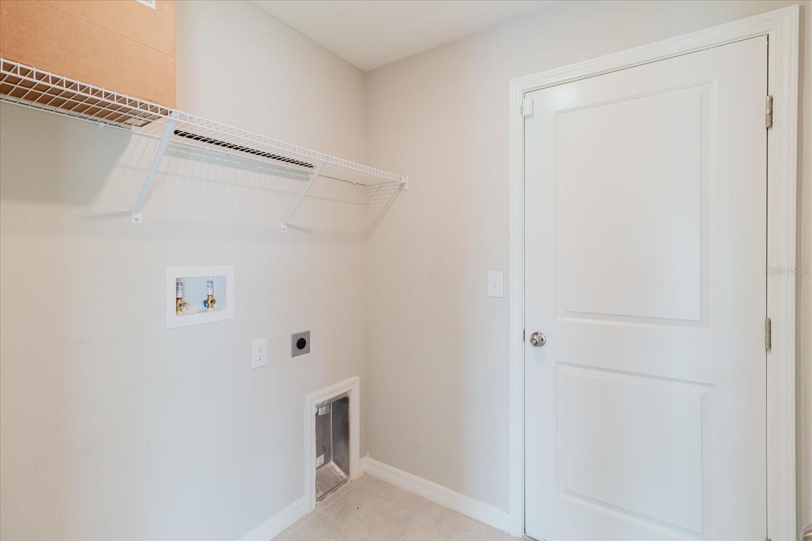 Image 28 of 49 For 7025 King Creek Drive