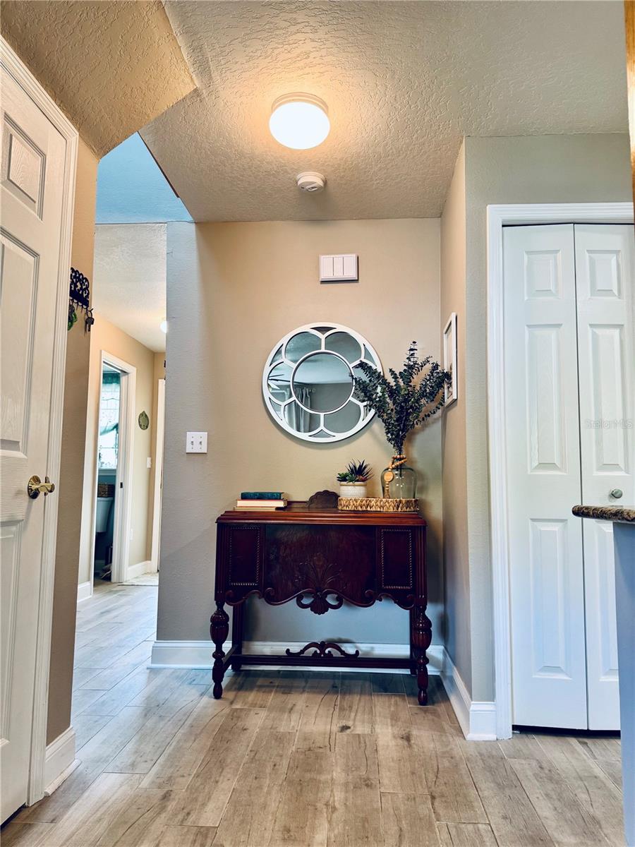 Image 15 of 31 For 1116 Sunset Point Road 202