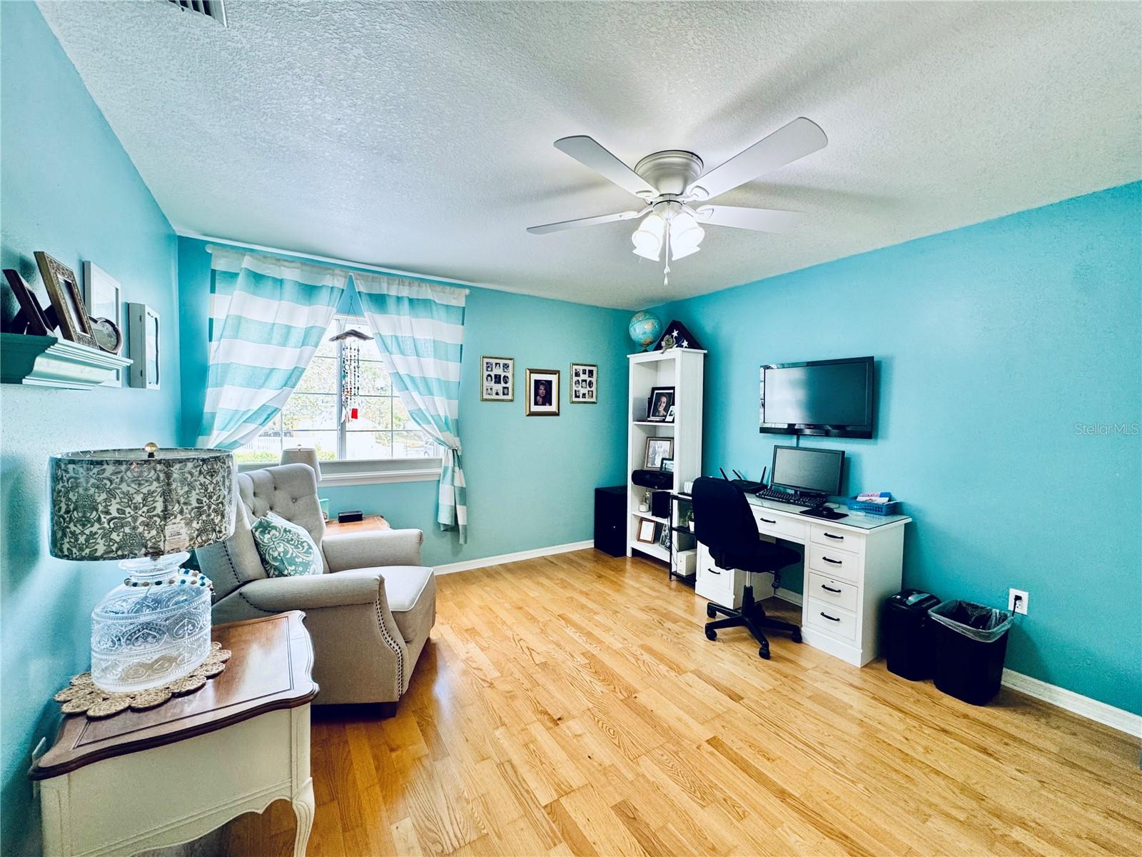 Image 23 of 31 For 1116 Sunset Point Road 202